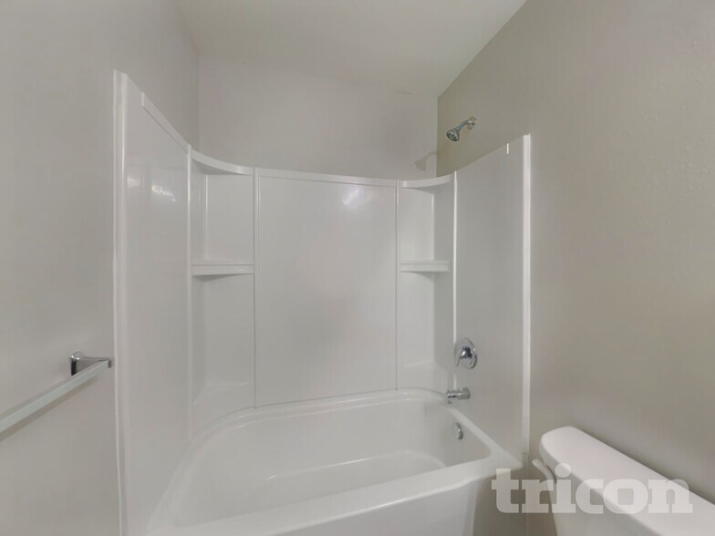 Building Photo - 104 Shadow Woods Rd