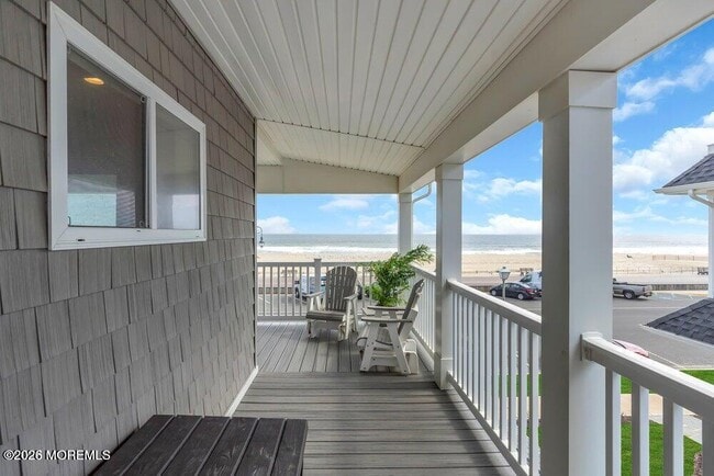 Building Photo - 903A Ocean Ave N