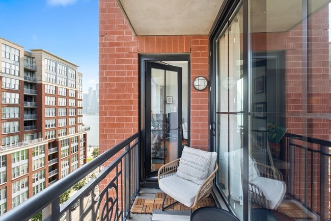 Building Photo - 1025 MAXWELL Ln