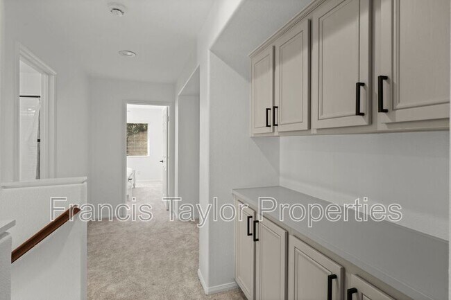 Building Photo - 285 Oak Valley Ln