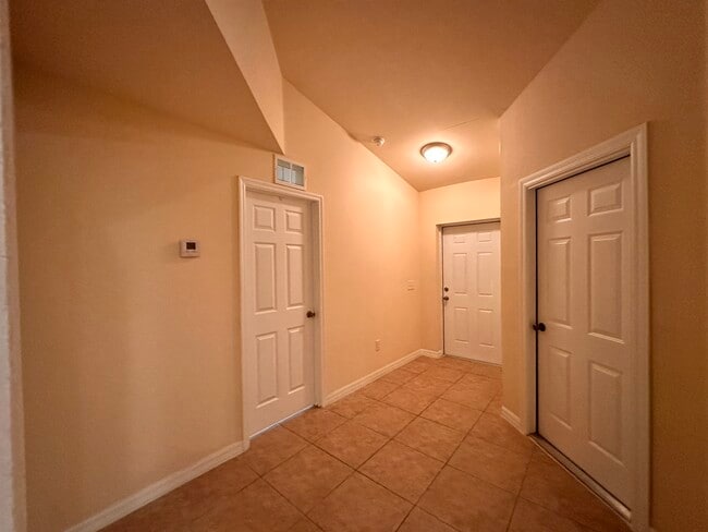 Building Photo - 148 SW 47th Terrace