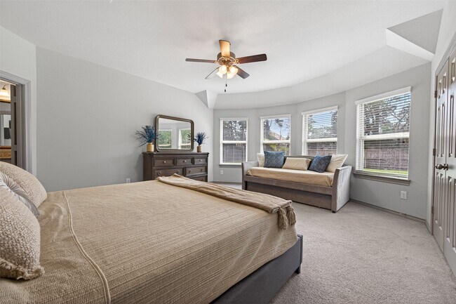 Building Photo - 6 Log House Ct