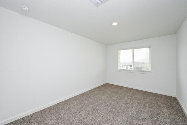 Building Photo - 29946 Gallatin River Ln