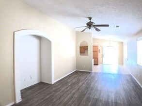 Building Photo - Spacious 3BR/2BA Home in Ventana Ranch wit...