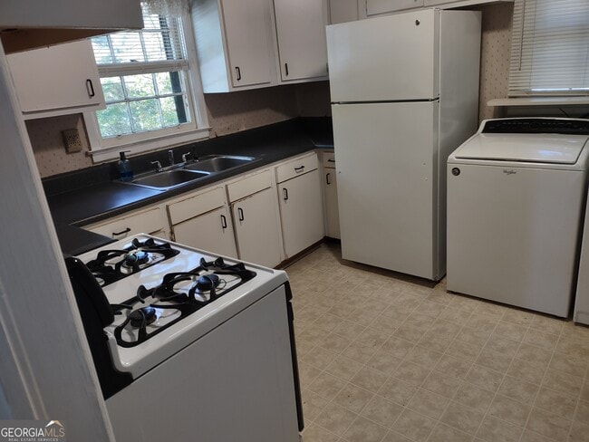 Building Photo - 1687 Beacon Hill Blvd NE