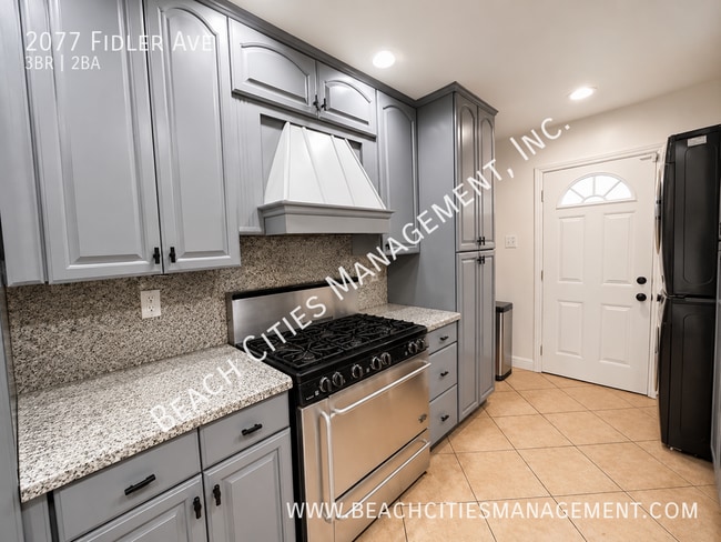 Building Photo - 2077 Fidler Ave