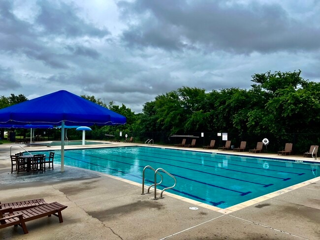 Building Photo - 101 Altamont St