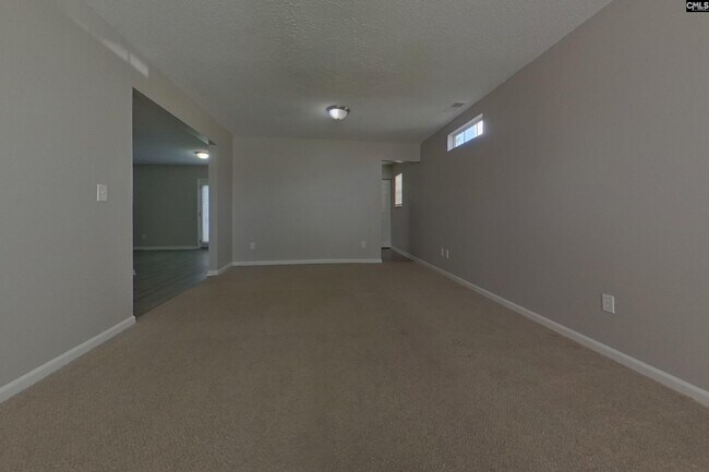 Building Photo - 390 Fox Trot Dr