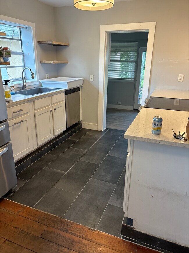 Building Photo - 3712 W Horatio St