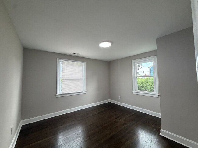 Building Photo - 3912 Pinalto Dr