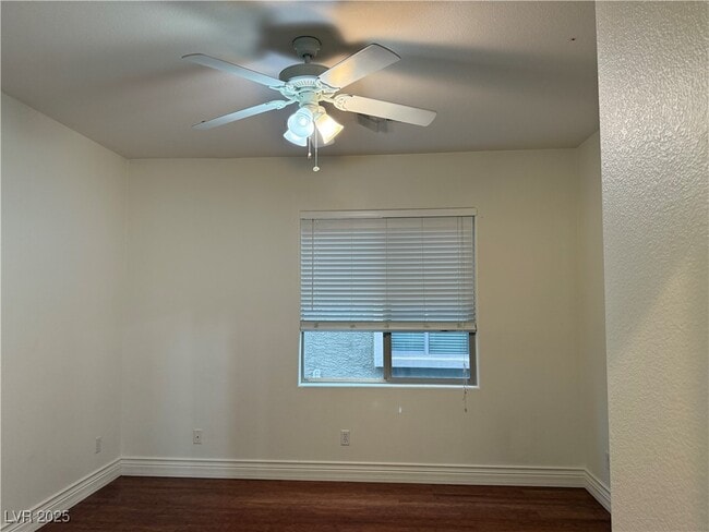 Building Photo - 406 1st on Dr