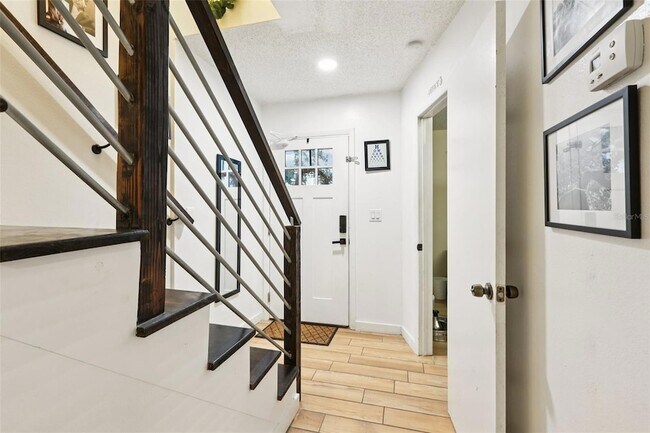 Building Photo - 2405 W Stroud Ave