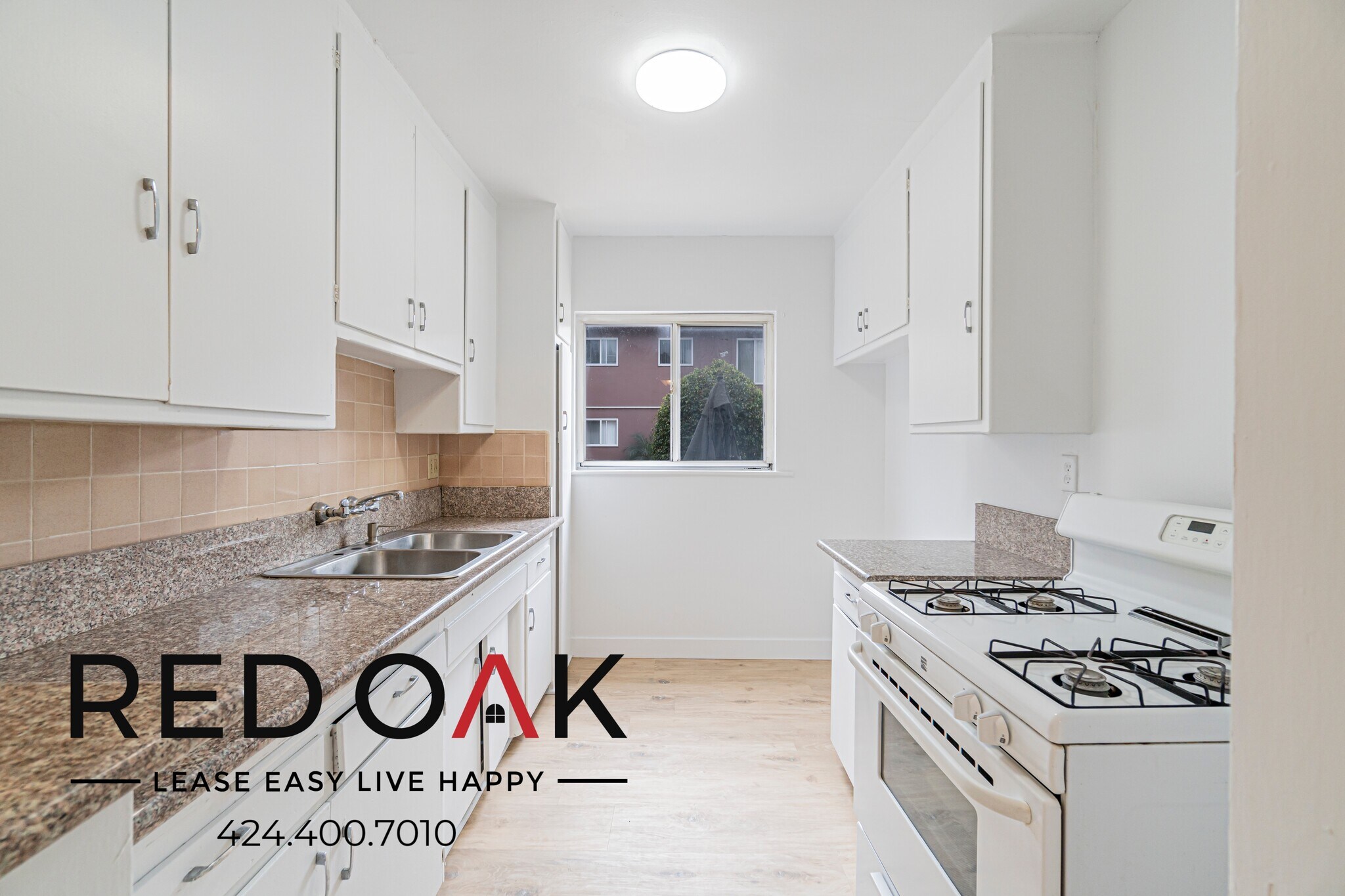 Building Photo - 3925 Roxanne Ave