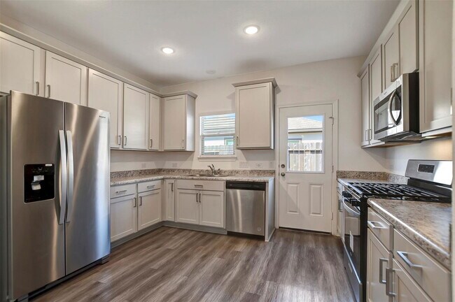 Building Photo - 16719 Rover Ln