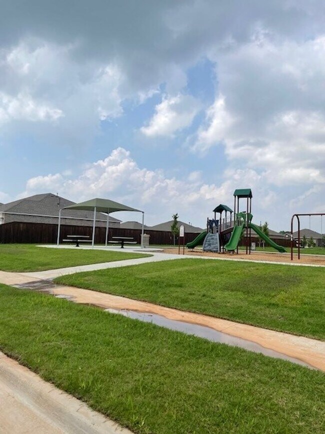 Building Photo - Beautiful new 4 bedroom in Bixby