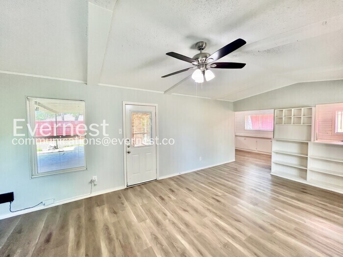 Building Photo - 3502 Matador Dr
