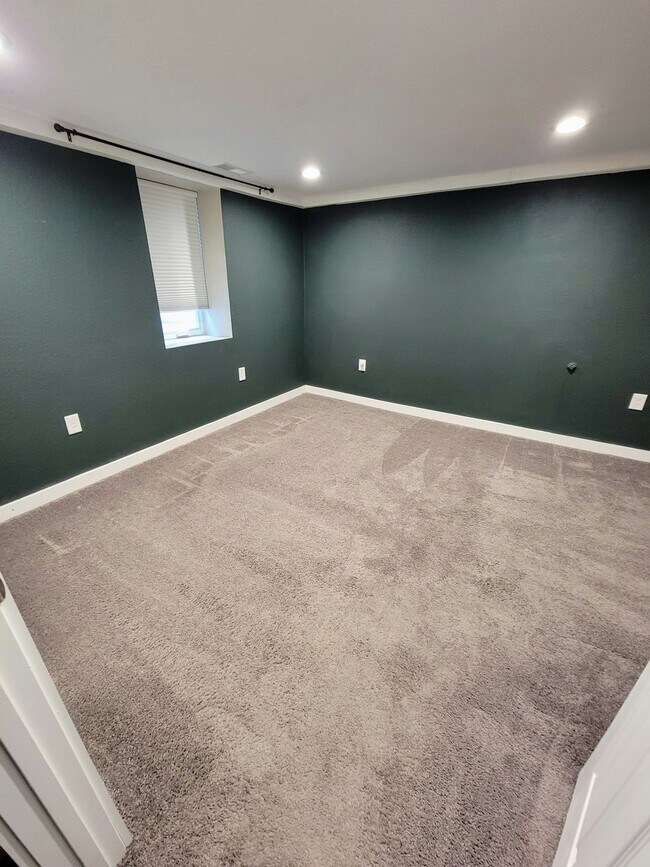 Building Photo - 3326 Steele St