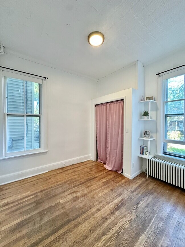 Building Photo - 130 5th Ave