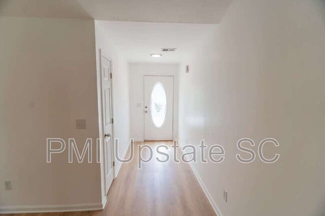 Building Photo - 432 Longspur Ct