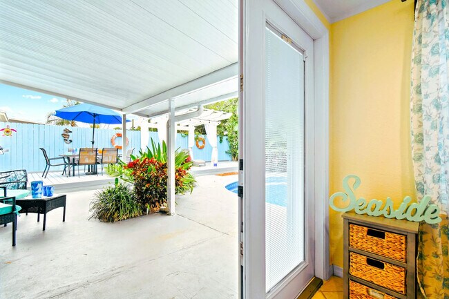 Building Photo - 3252 Florida Blvd
