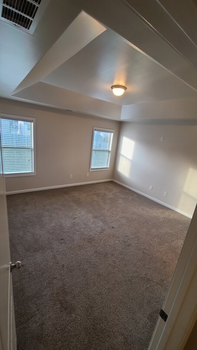 Master - 383 Edgemont Ave