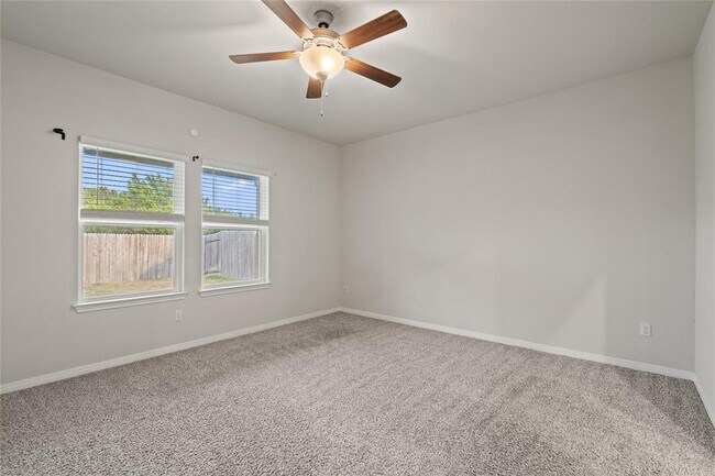 Building Photo - 204 Jordan Vly Dr