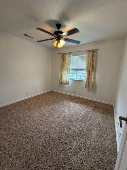 Building Photo - 2689 Forestview Dr
