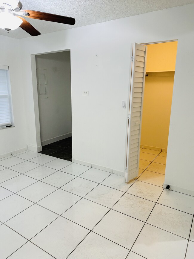 Building Photo - 14050 SW 55th St