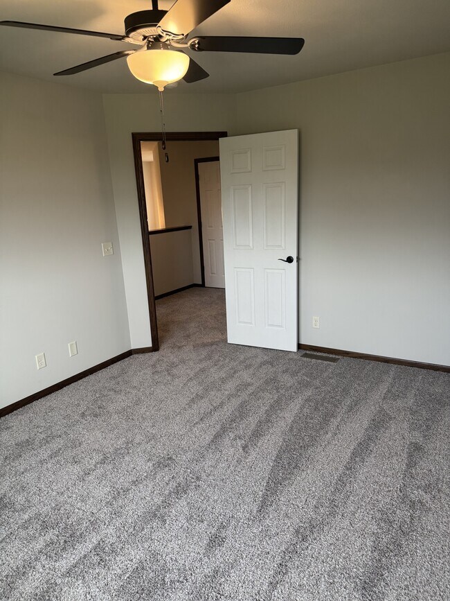 Building Photo - 5745 Holmstrom Ct