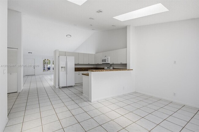 Building Photo - 10633 NW 32nd Ct