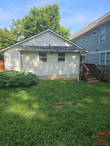 Building Photo - 2412 Chapel Ave