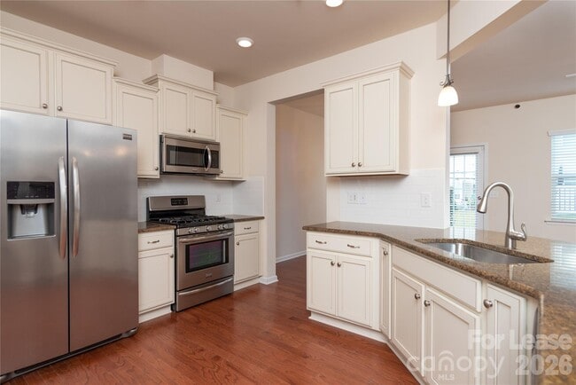 Building Photo - 106 Clarendon St