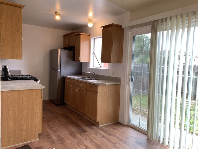 Building Photo - 110 Buena Vista Pl