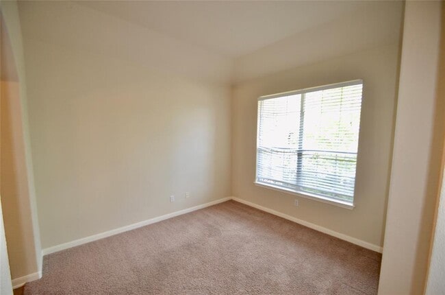 Building Photo - 12609 Lee Park Ln
