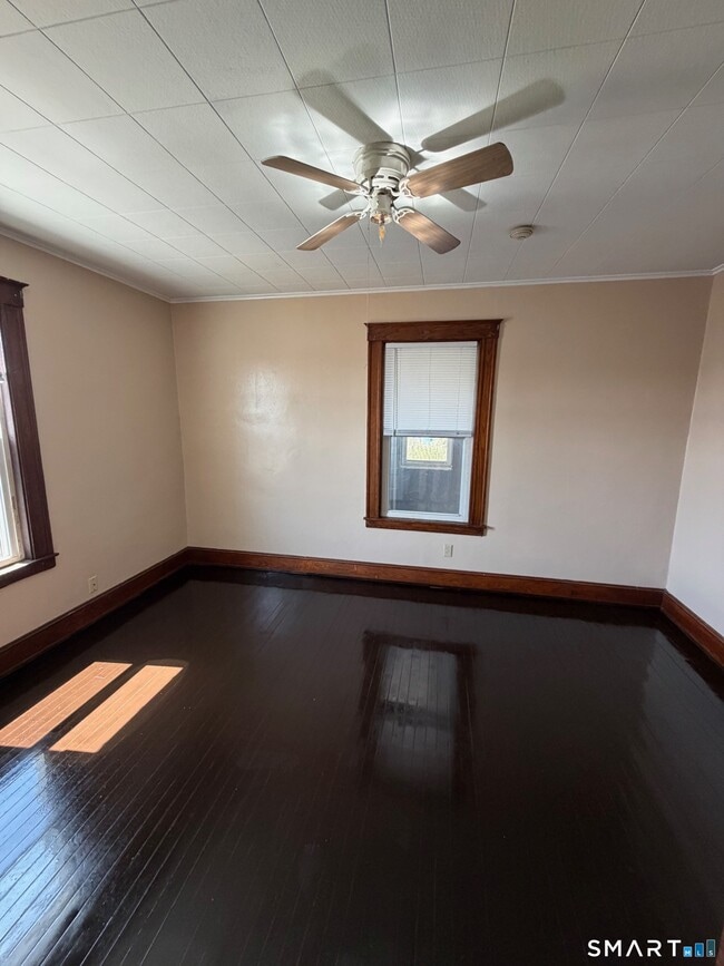 Building Photo - 60 Booth St