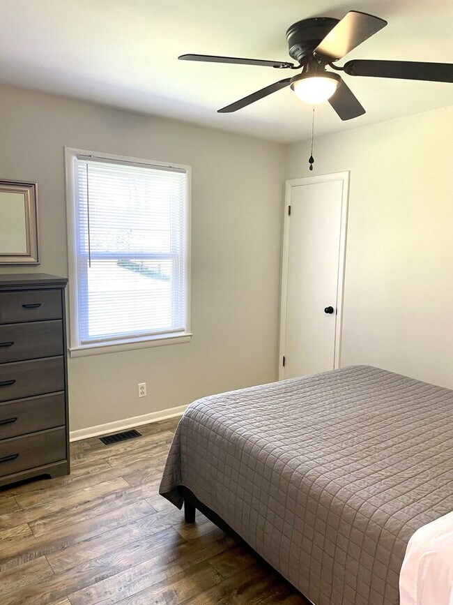 Building Photo - 214 Chapman Ln