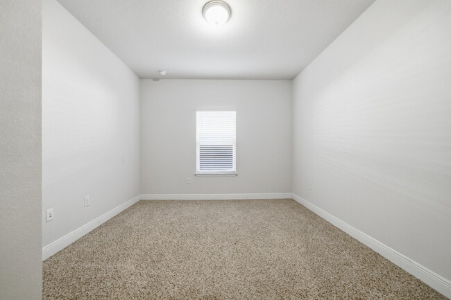 Building Photo - 191 Southern Pnes Rd