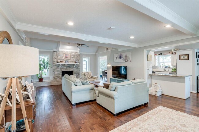 Building Photo - 1815 Valley Vista Dr
