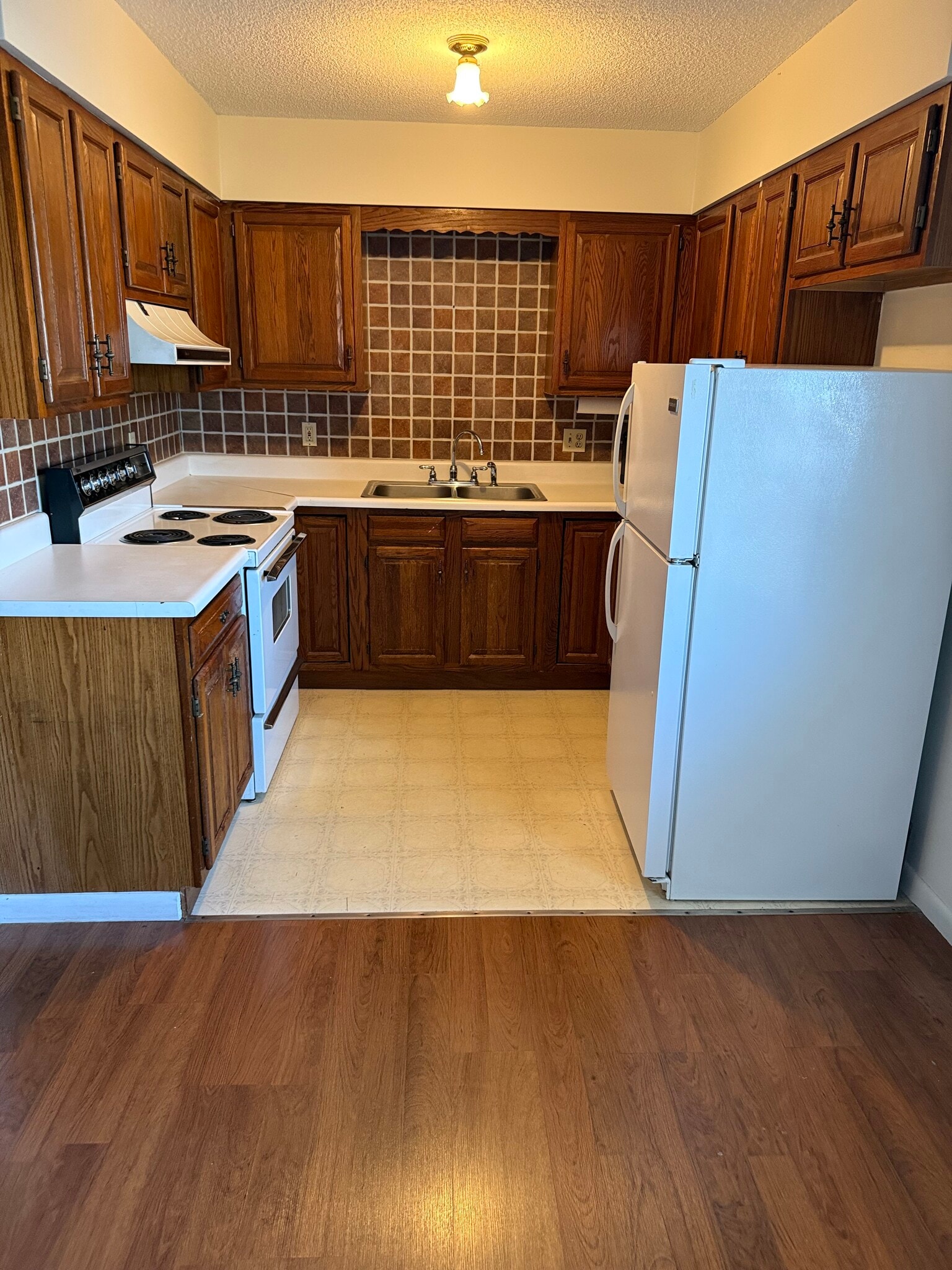Kitchen Area - 926 Washington Blvd