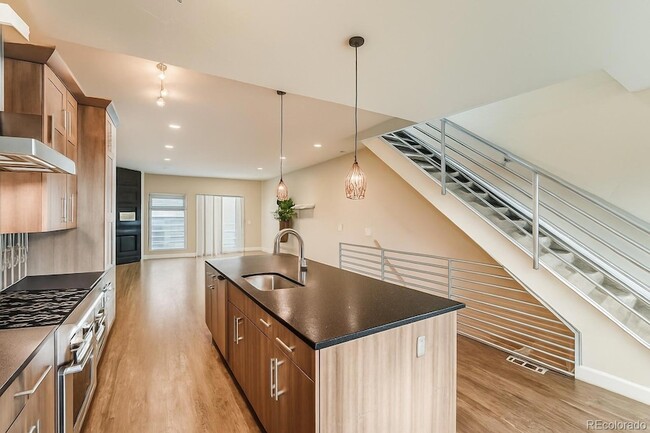 Building Photo - 2915 Umatilla St