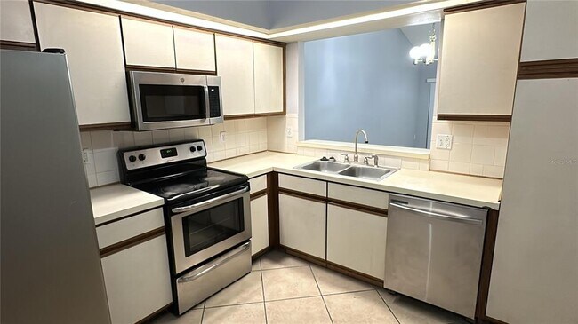 Building Photo - 1108 Lucaya Cir