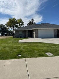 Building Photo - 321 Aspenwood Dr