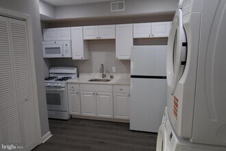 Building Photo - 2833 Brendan Ave