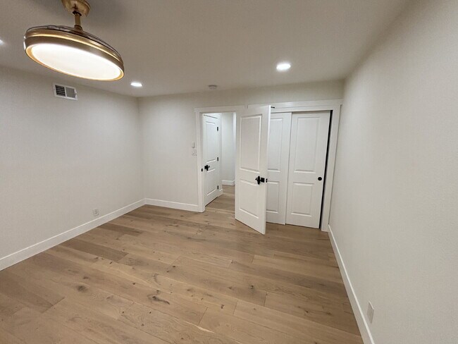 Building Photo - "Beautifully Remodeled 4-Bed Walnut Creek ...