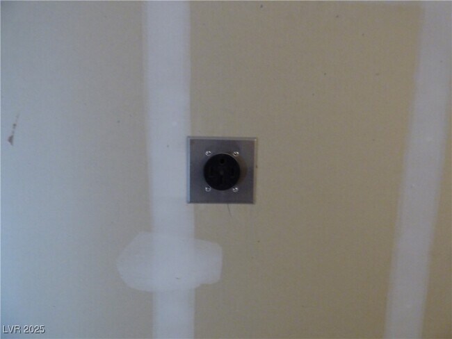 Building Photo - 9428 Emerald Mesa St