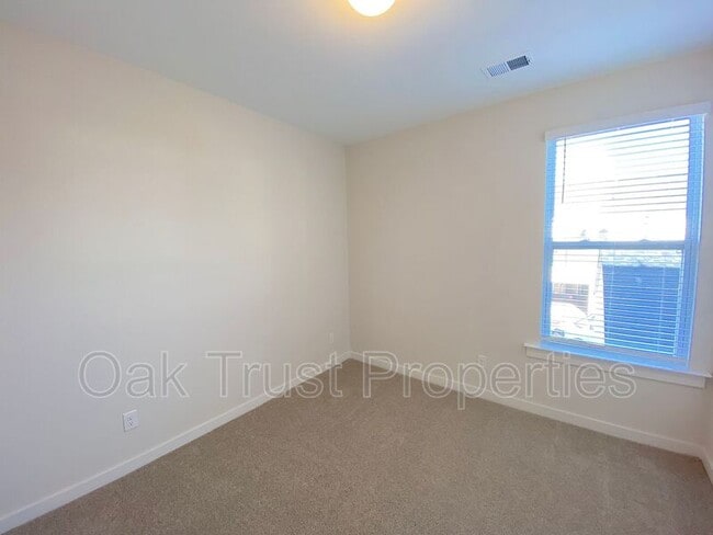 Building Photo - 125 Summer Tanager Dr