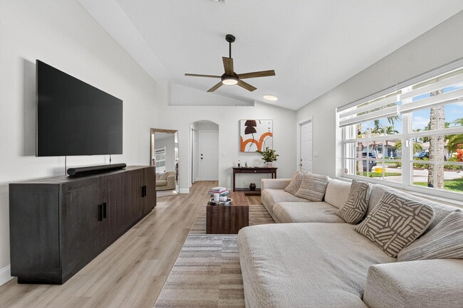 Building Photo - 1866 Capeside Cir