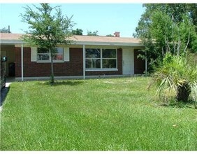 Building Photo - 4601 W Oakellar Ave