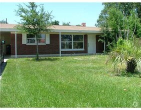 Building Photo - 4601 W Oakellar Ave