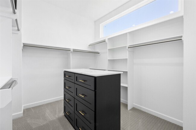 Building Photo - 5406 Longmeadow St